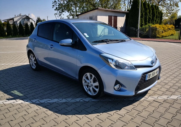 Toyota Yaris cena 37900 przebieg: 125000, rok produkcji 2013 z Stargard małe 154